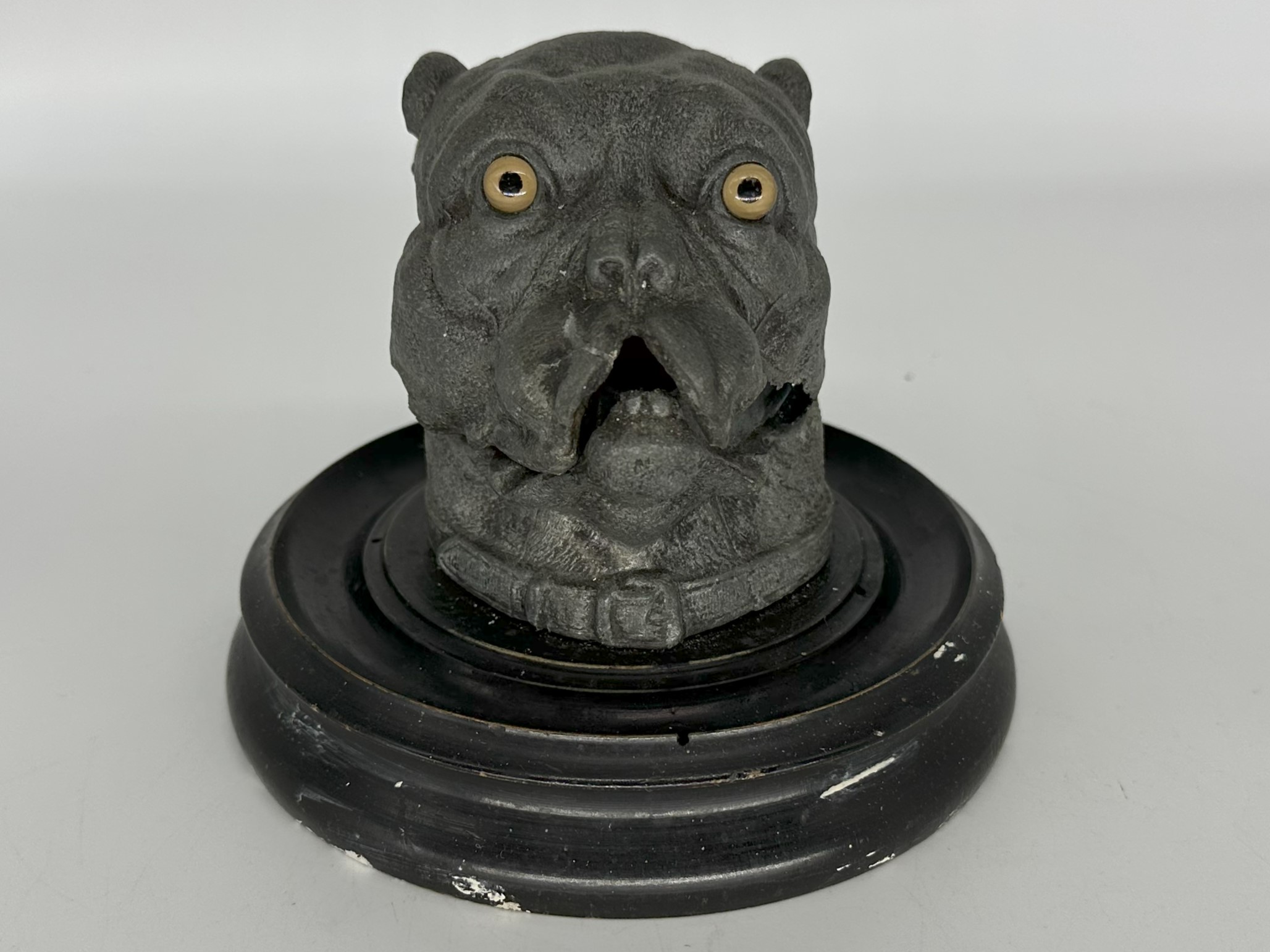 Dog – Bulldog’s Head on Wood Base