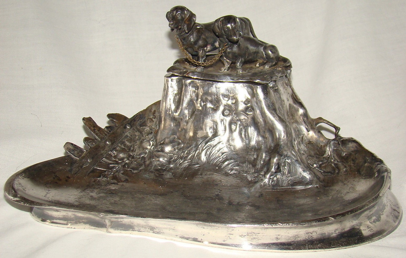Dog – Signed Sculpture – Dachshunds on Stump