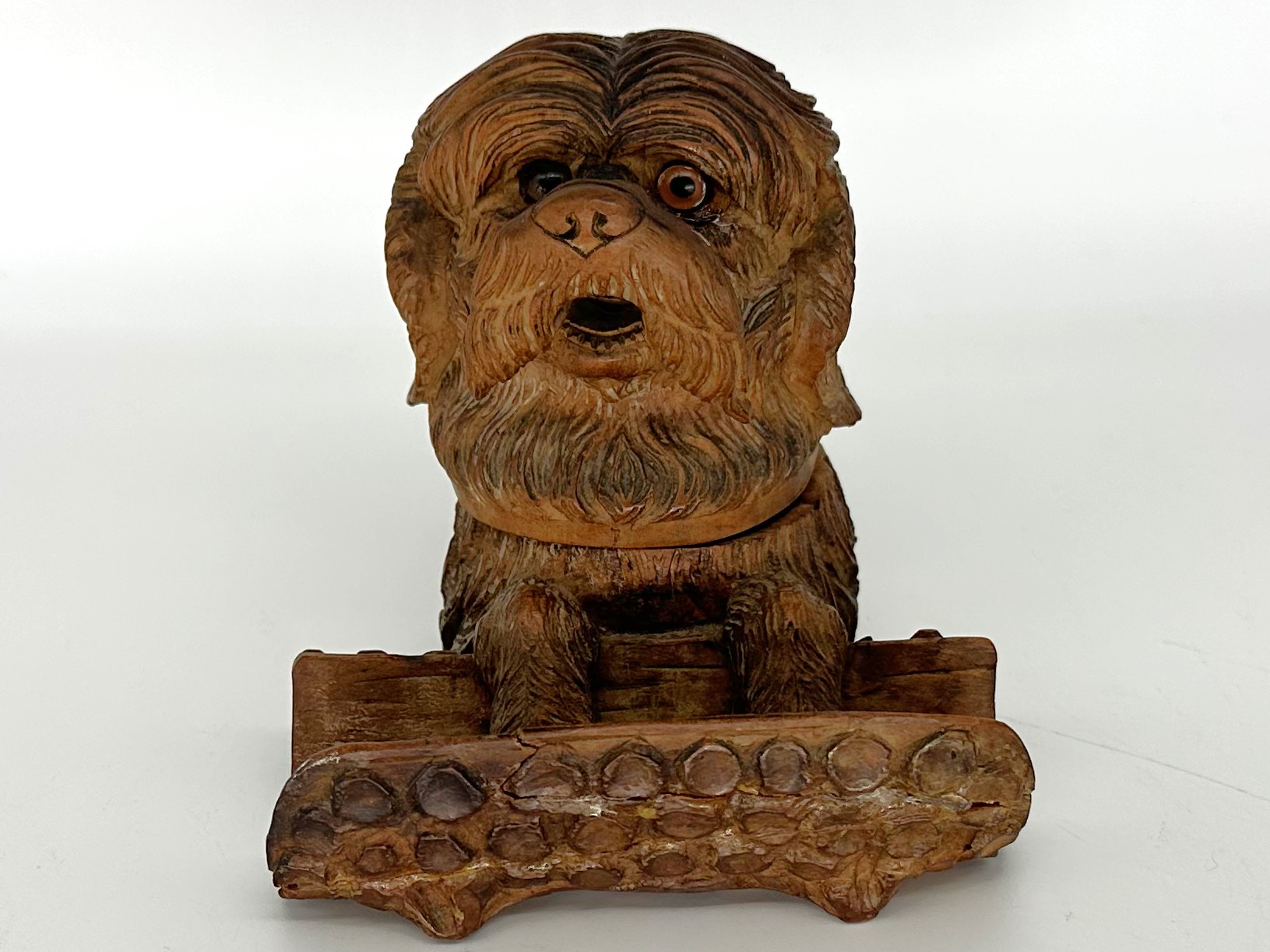 Dog – Hand-carved Shaggy Dog