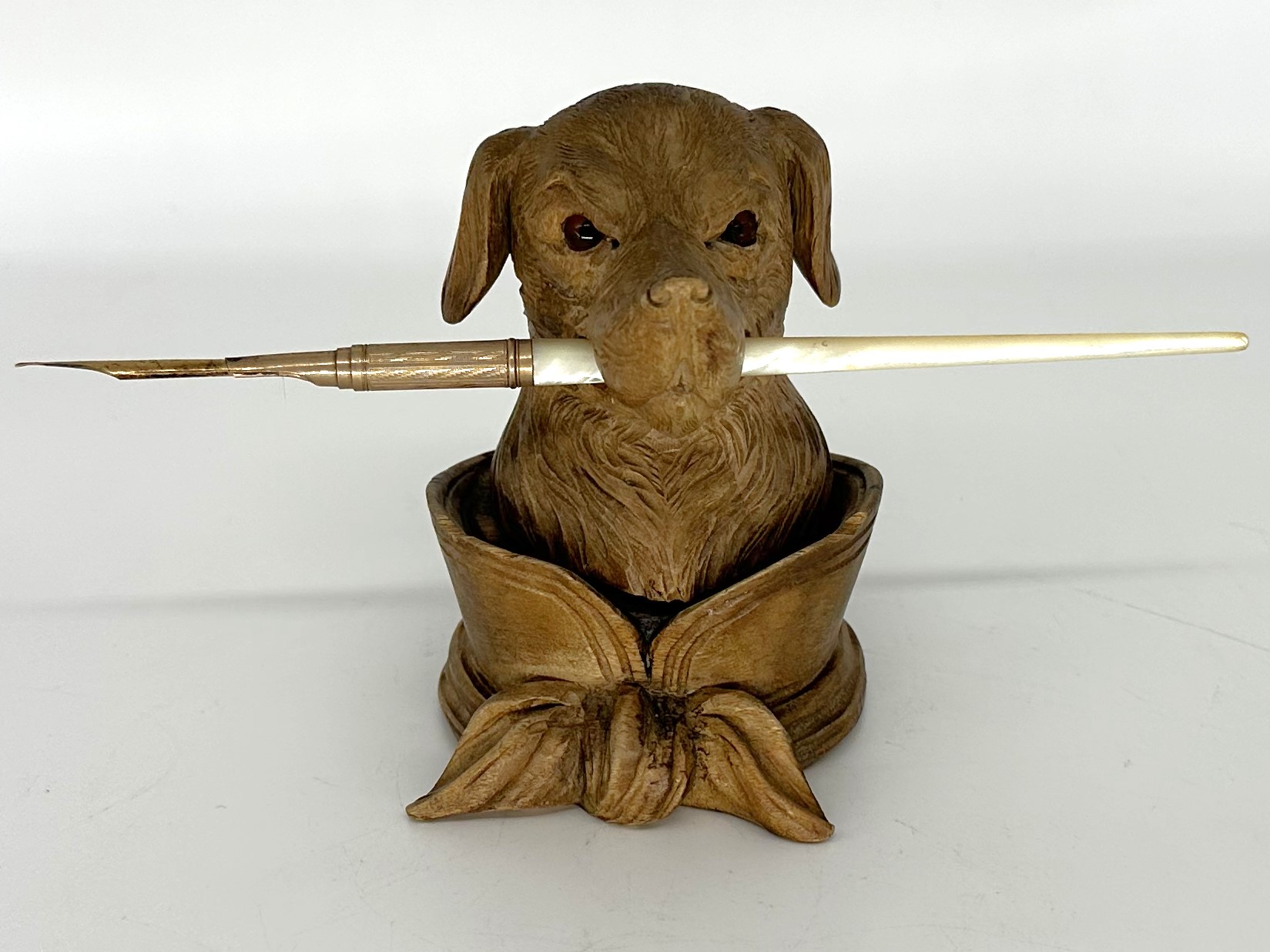 Dog – Hand-carved Retriever