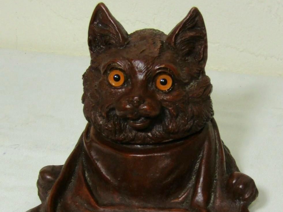 Cat with a Bib – Wood