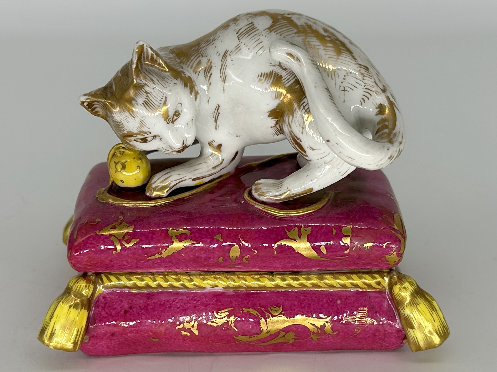 Cat on Pillow – Porcelain