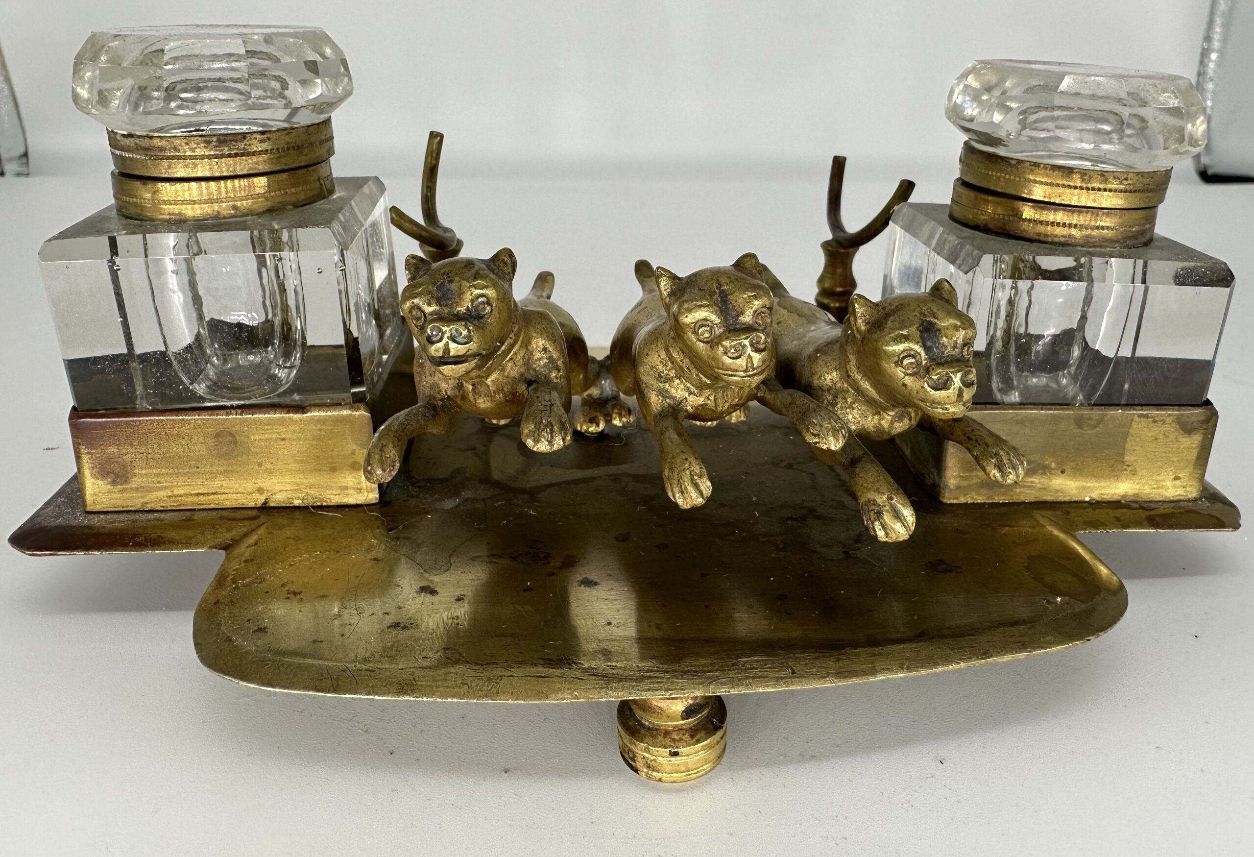 Dog – Three Bulldogs Racing