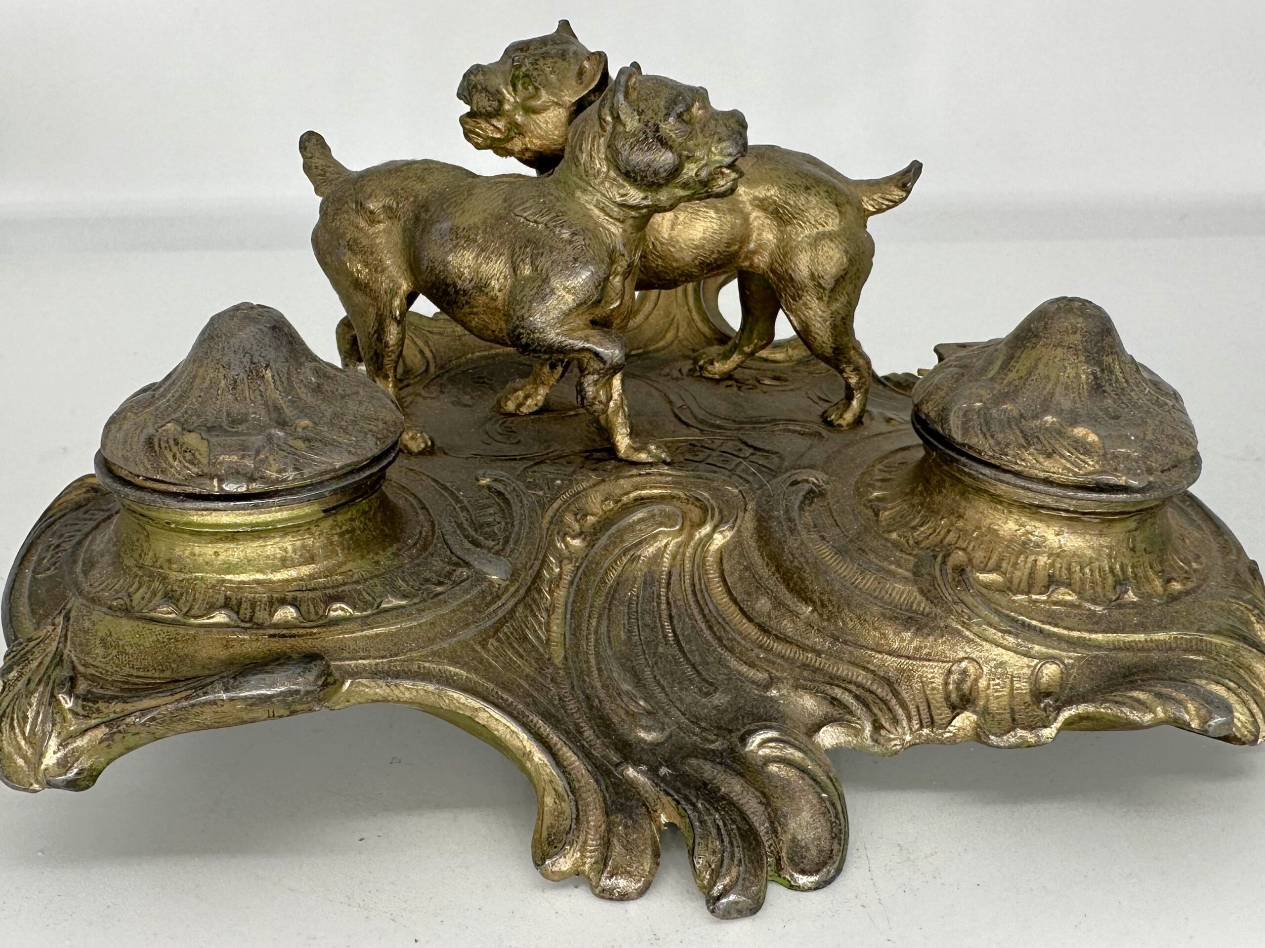 Dog – Bulldogs Signed “Brossy”