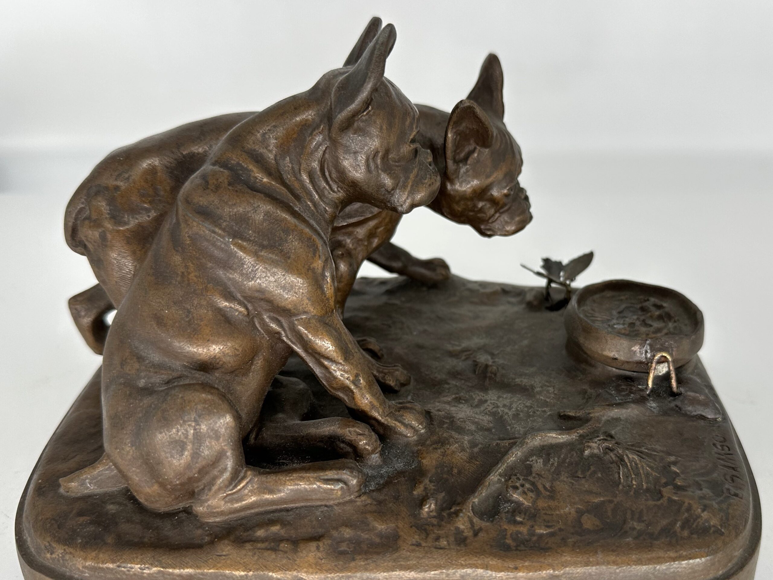 Dog – Musical Inkwell with French Bulldogs