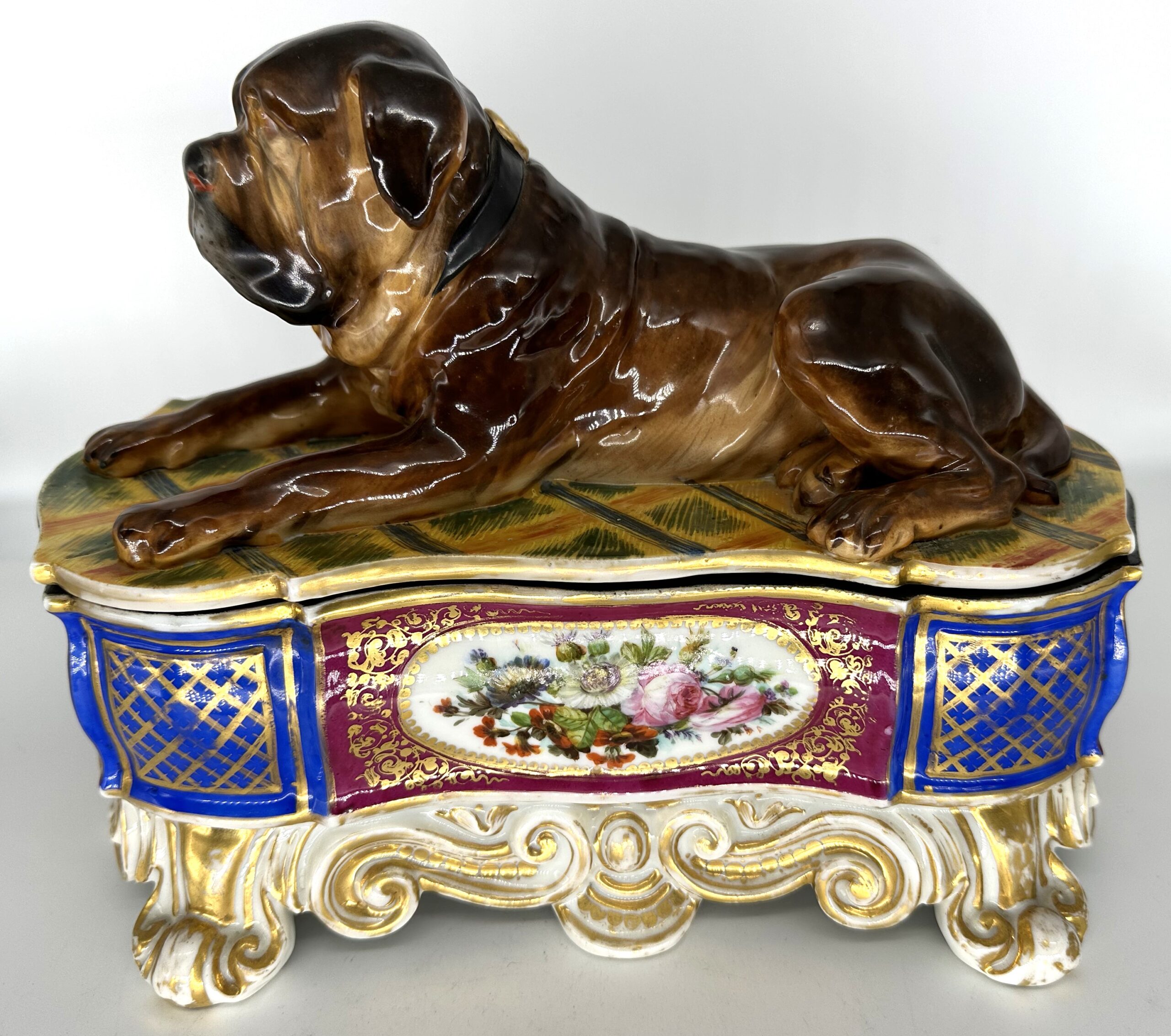 Dog – Porcelain Bull Mastiff