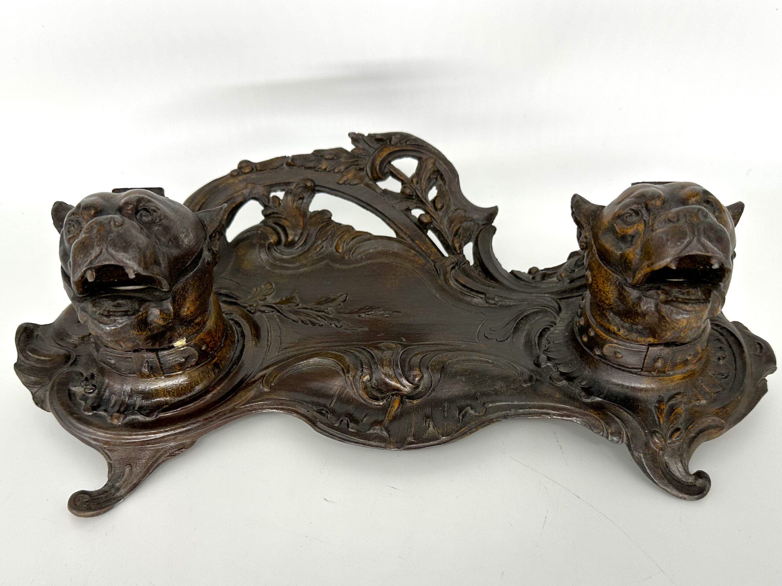 Dog – Two Growling Pit Bulls