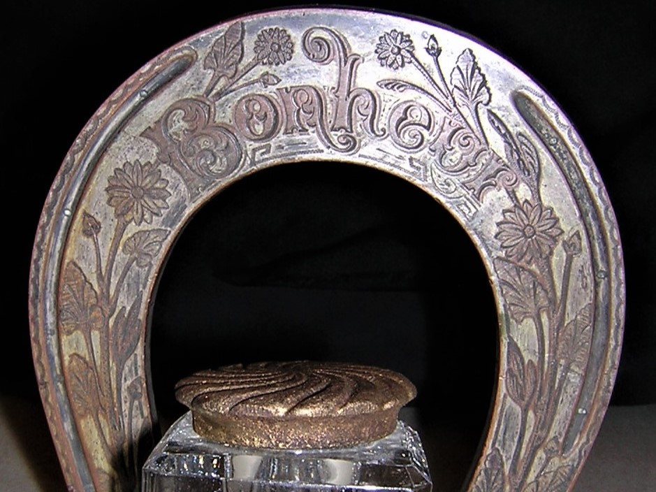 Horseshoe Inkstand – Bonheur
