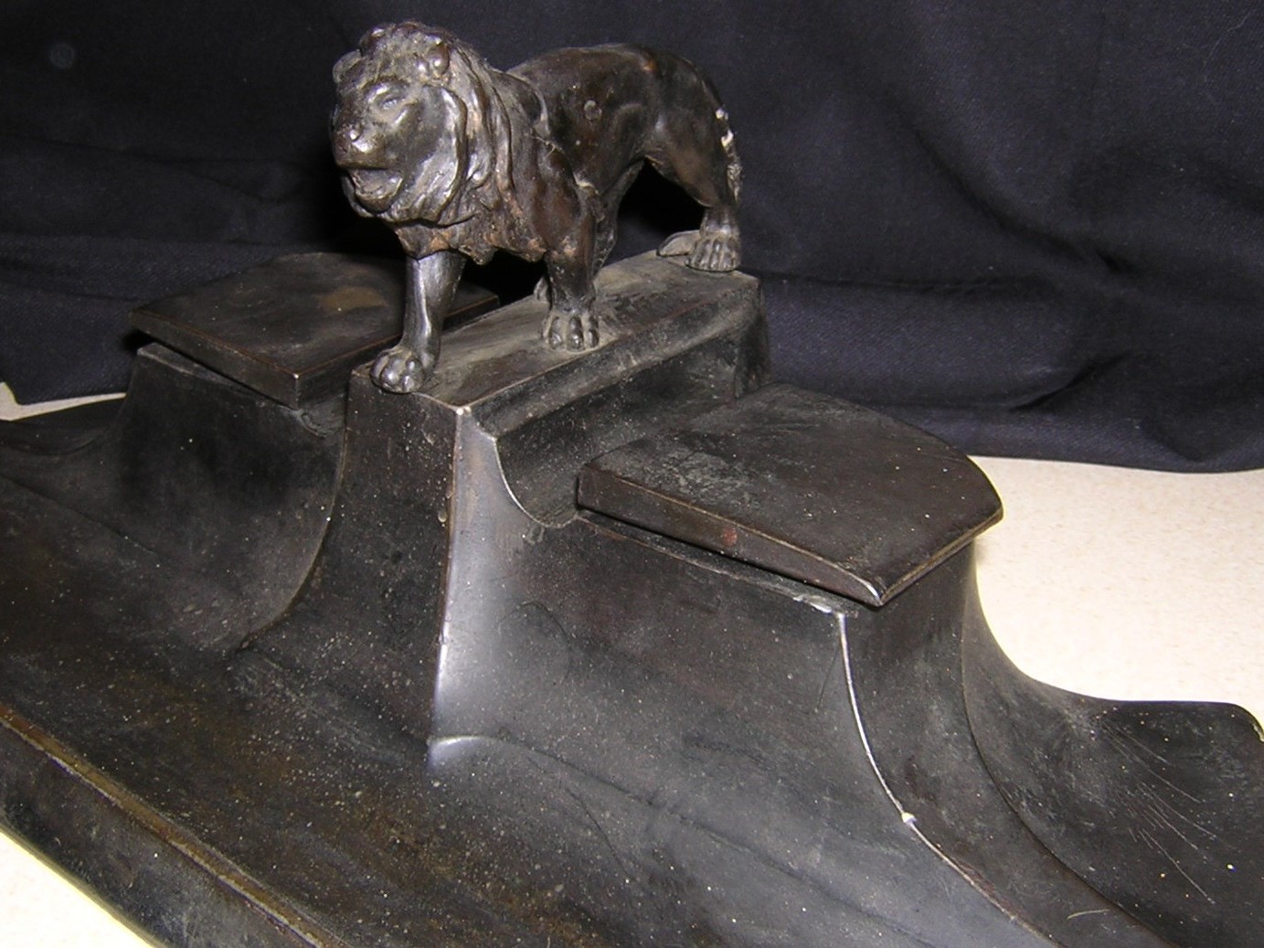 Lion Double Inkstand