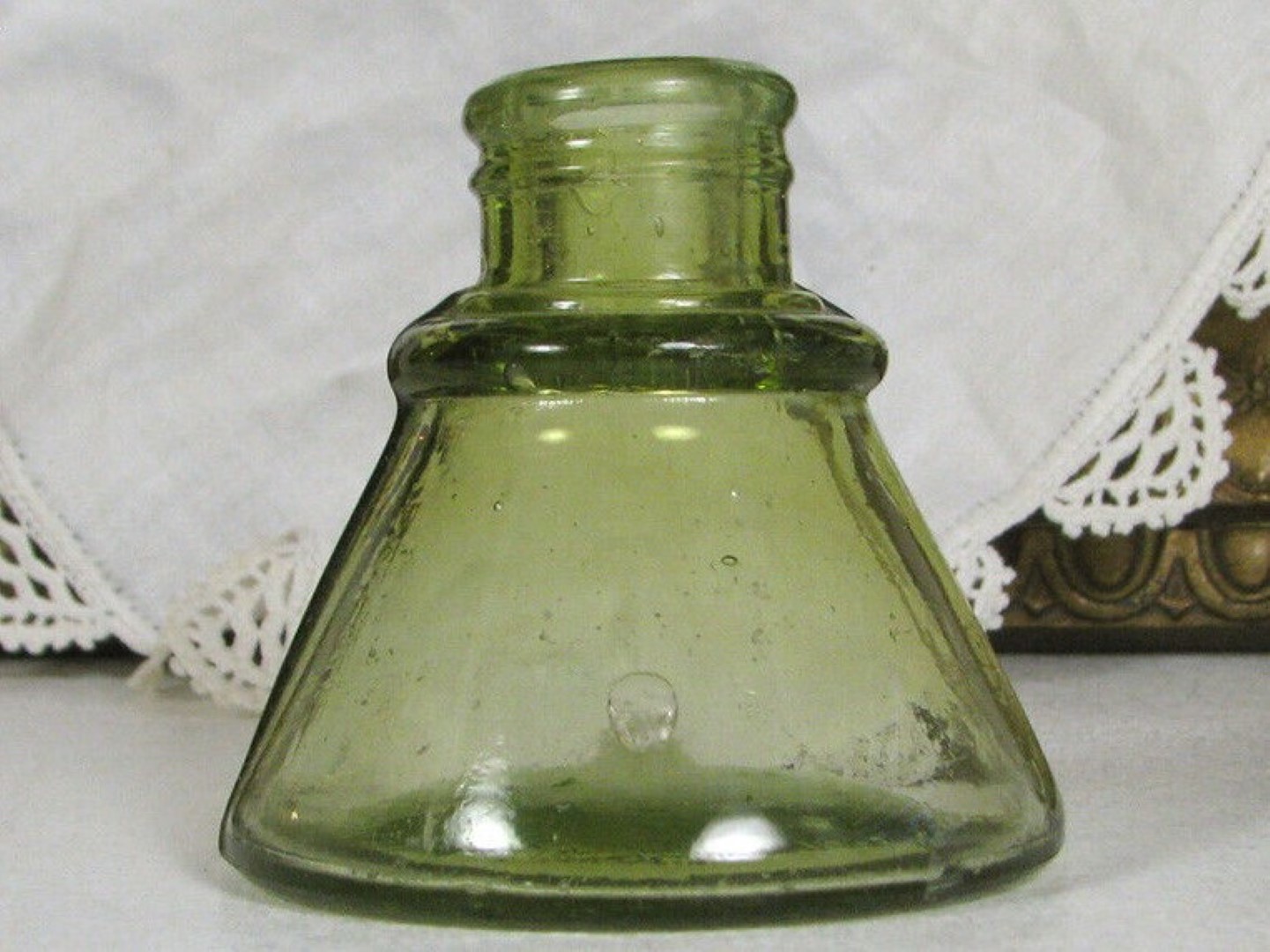 Light Yellow Green Unembossed Cone Ink Bottle