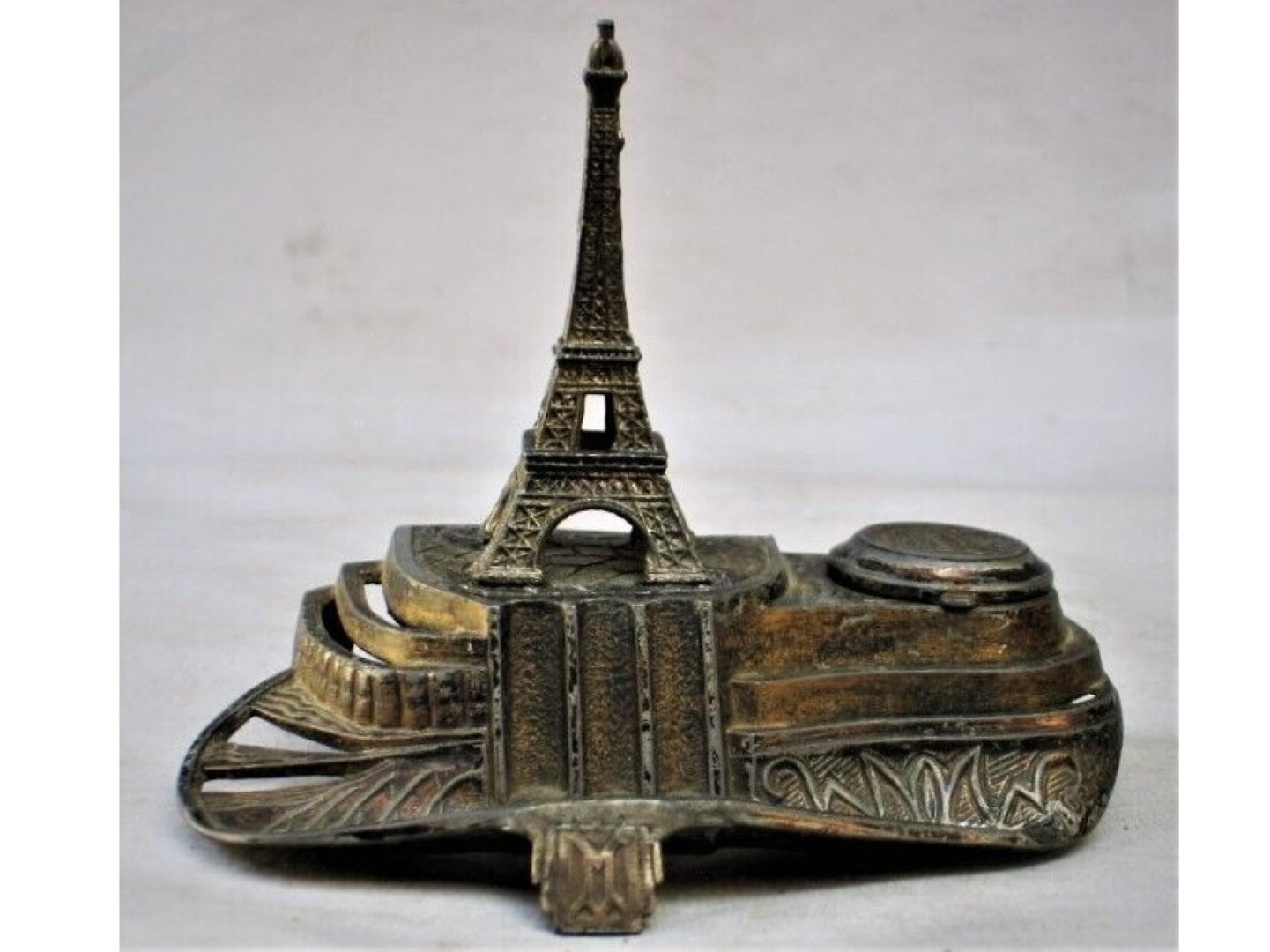 Souvenir of Paris