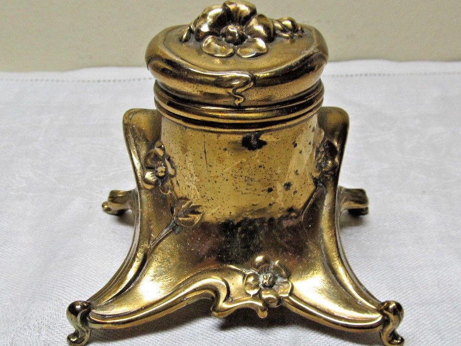 Read’s Department Store Inkwell