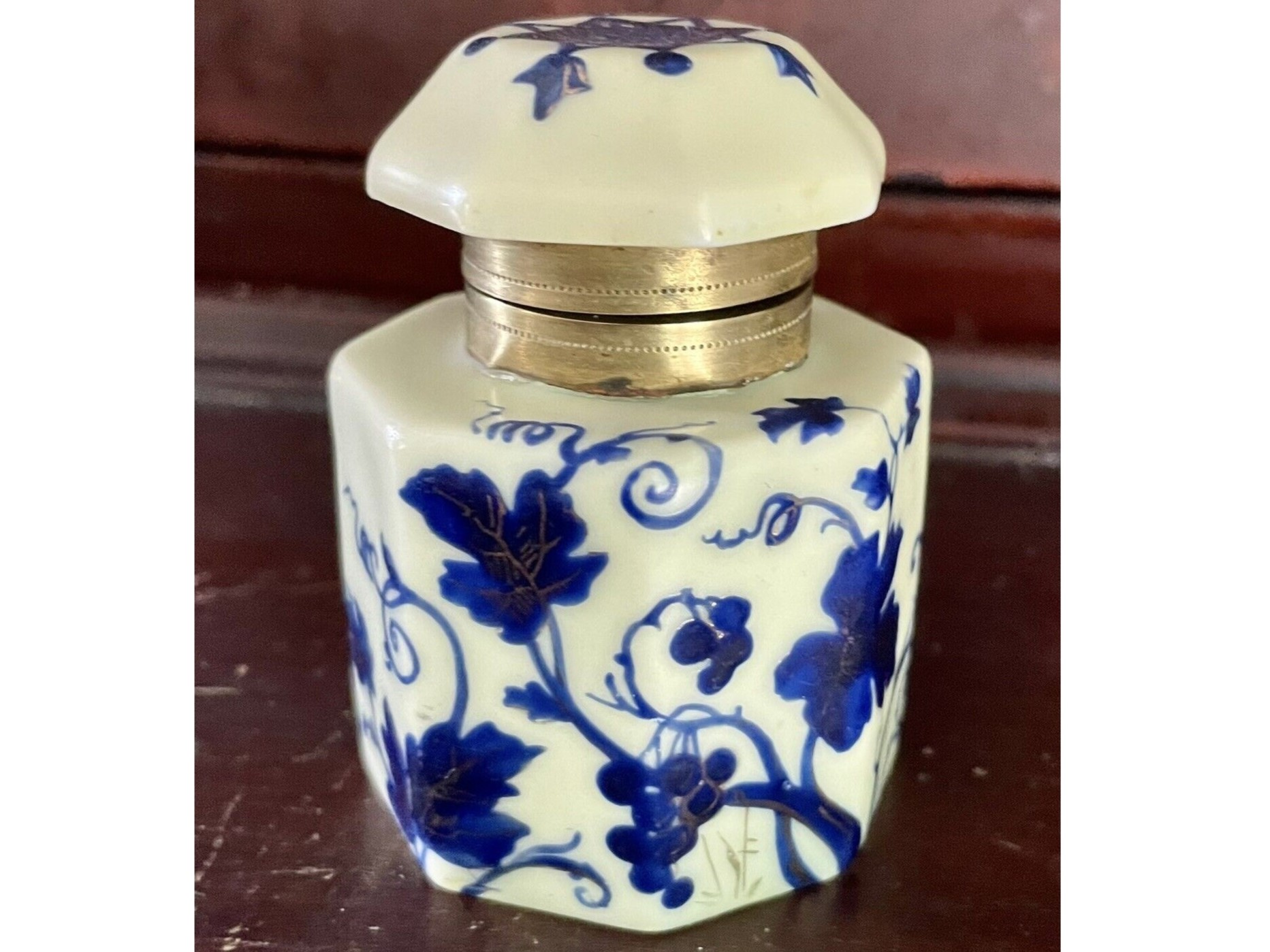 Porcelain Inkwell – Cobalt Blue Flowers