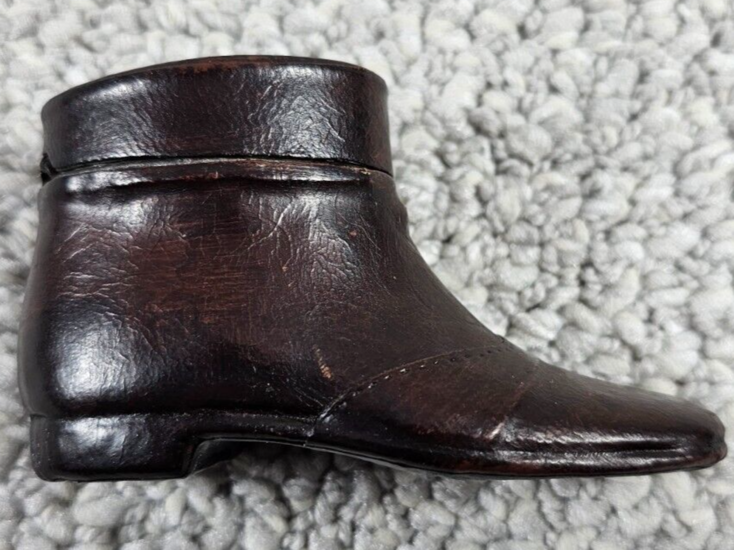 Traveler in the Form of a Shoe