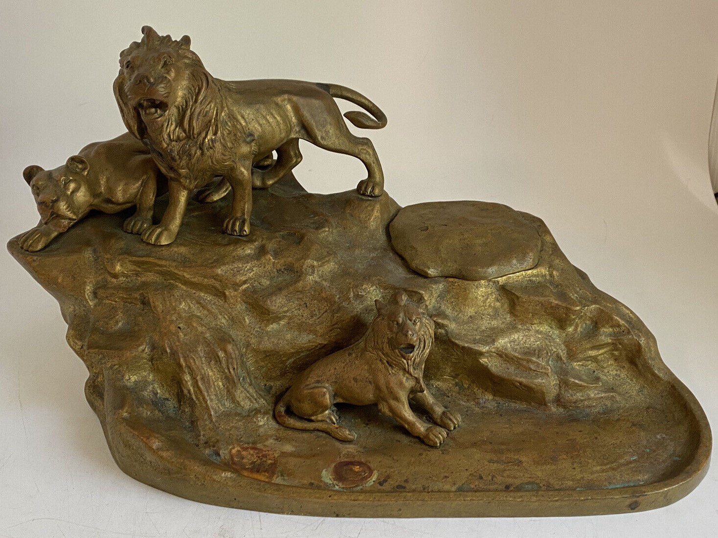 Lions’ Den Inkstand