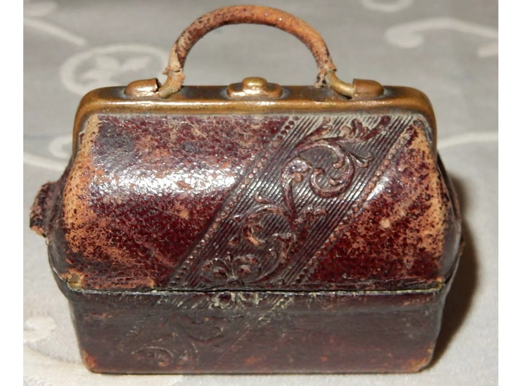 Doctor’s Bag Traveling Inkwell