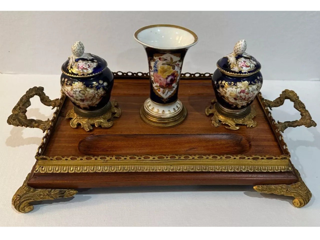 Chamberlain’s Worcester Porcelain Inkstand