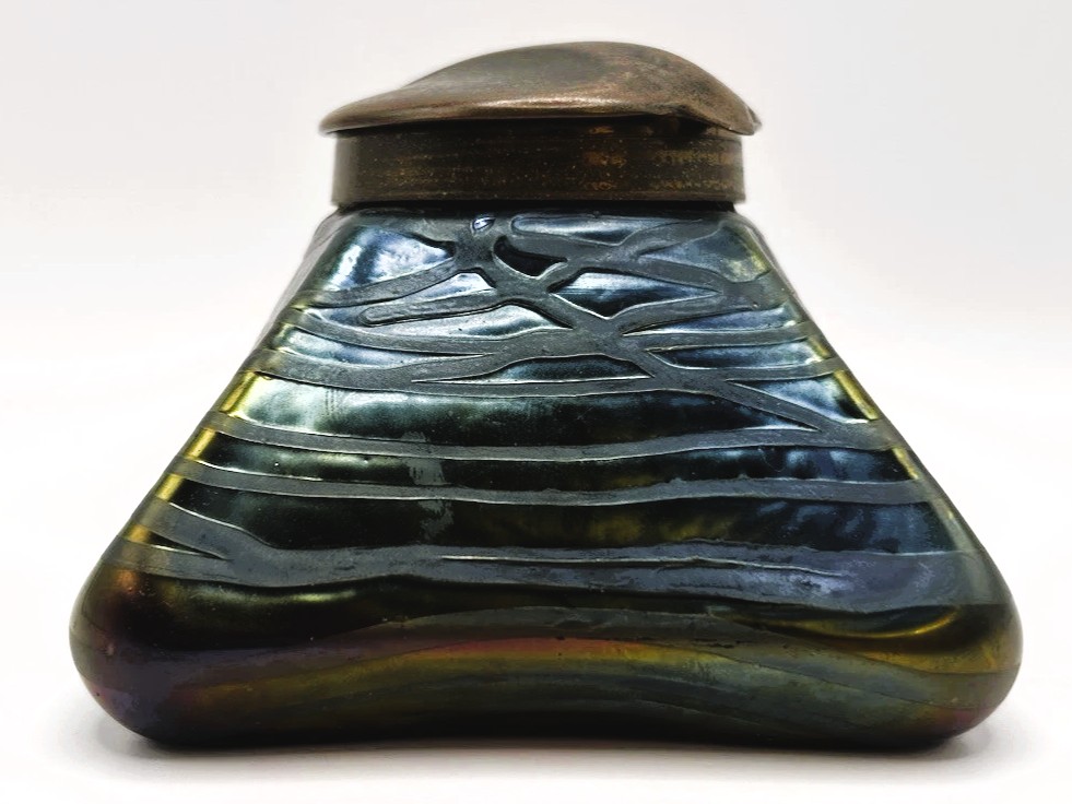 Kralik “Pampas” Art Glass Inkwell