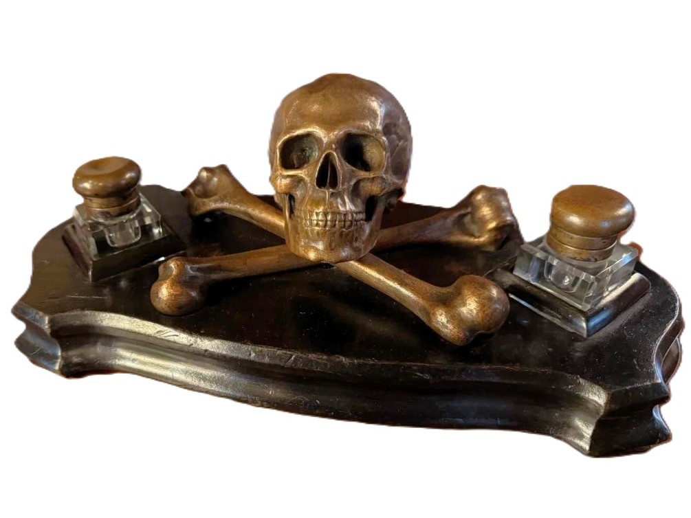Memento Mori Skull Inkstand